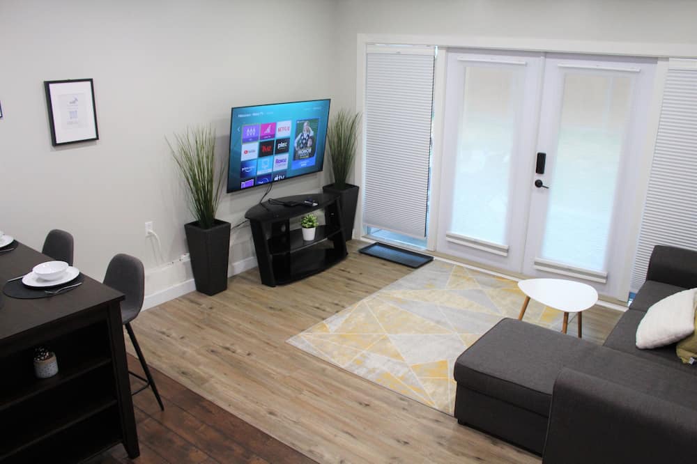Photo of Livingroom in Maple Ridge