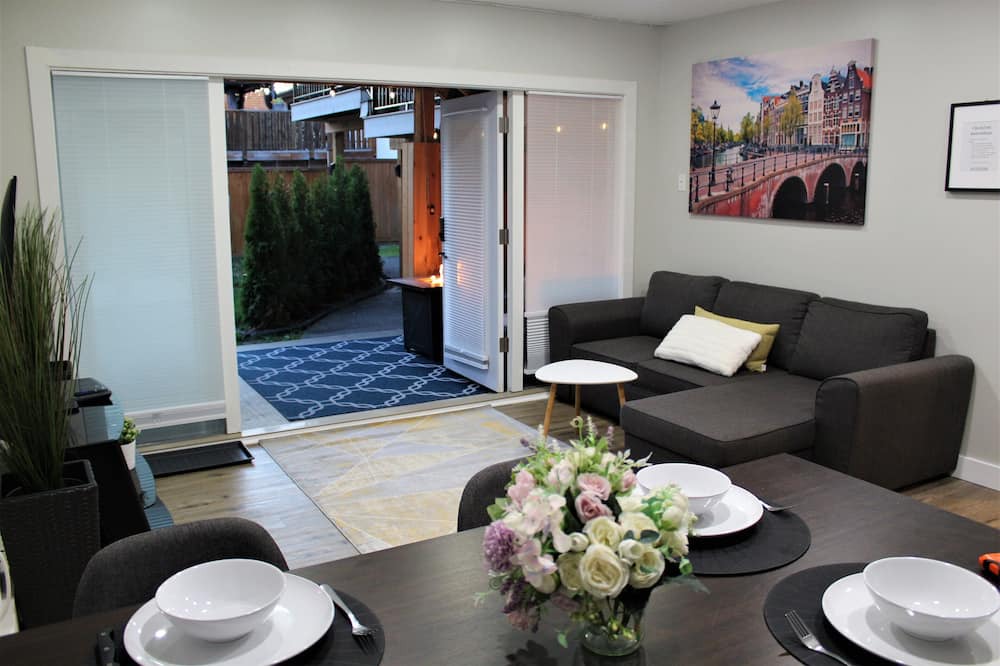 Photo of Livingroom in Maple Ridge