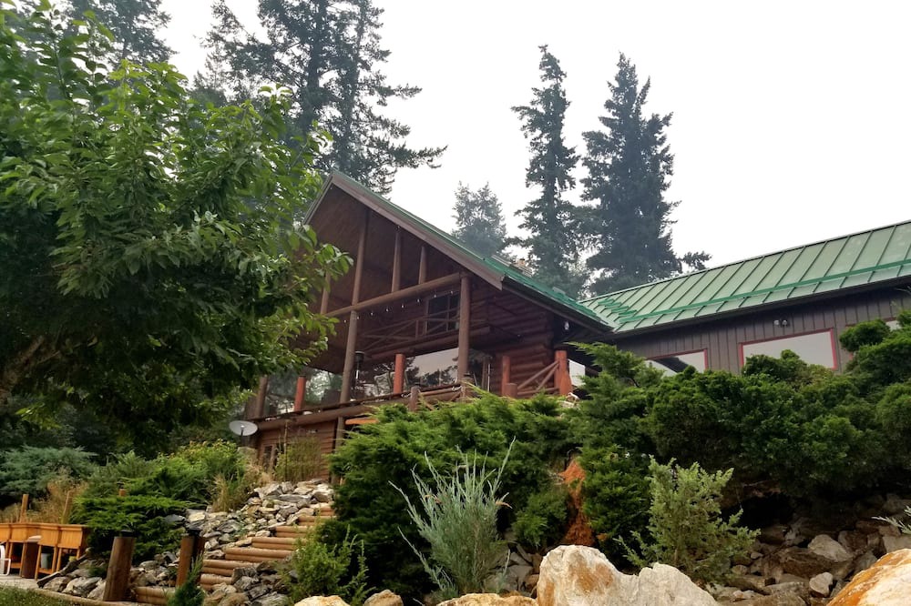 Photo of Others in Tappen