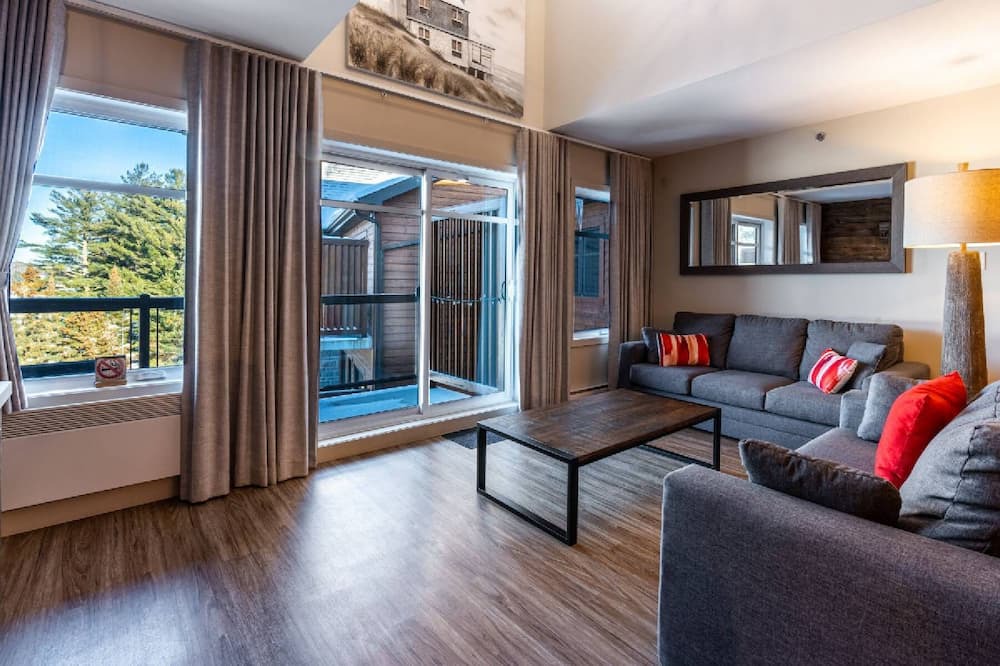 Photo of Livingroom in Sainte-Marguerite-du-Lac-Masson