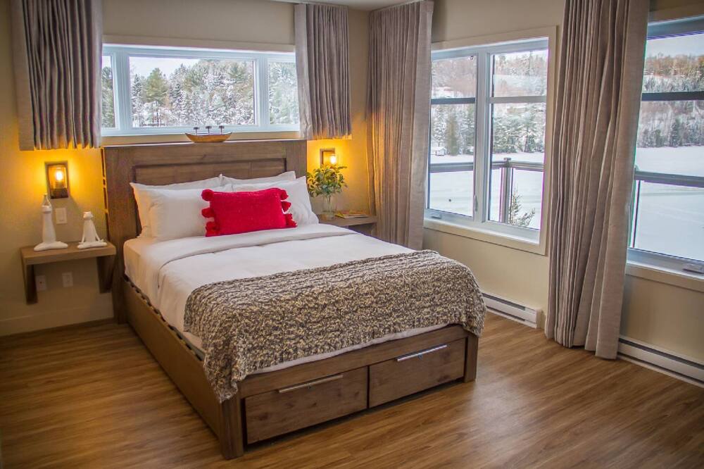 Photo of Bedroom in Sainte-Marguerite-du-Lac-Masson