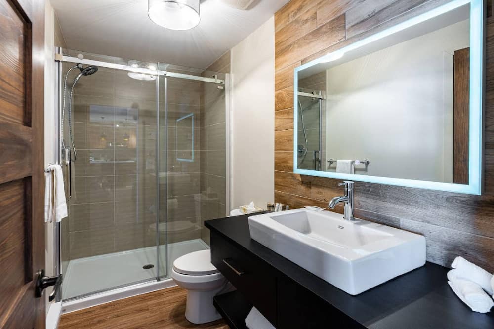 Photo of Bathroom in Sainte-Marguerite-du-Lac-Masson