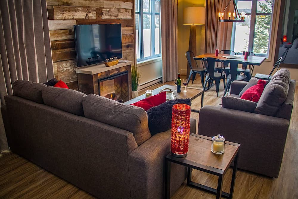 Photo of Livingroom in Sainte-Marguerite-du-Lac-Masson
