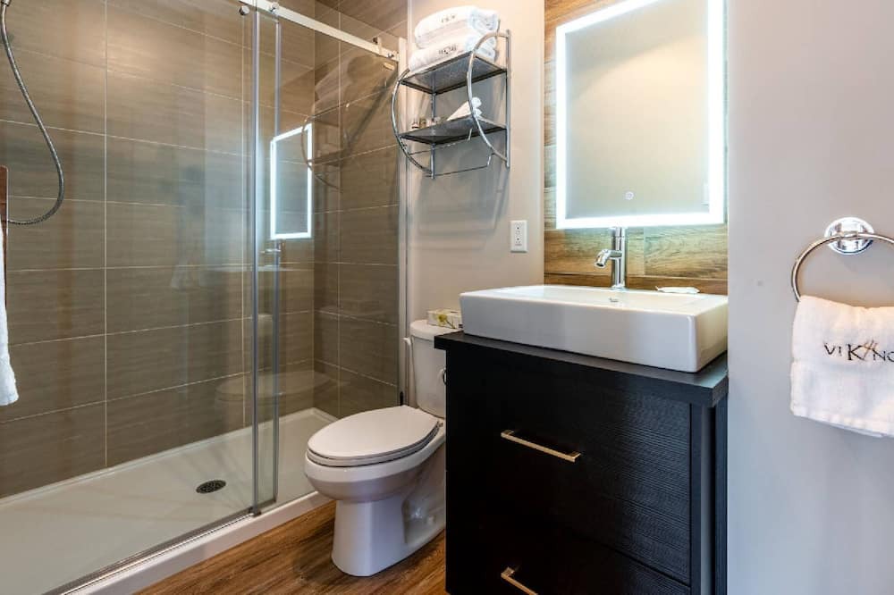 Photo of Bathroom in Sainte-Marguerite-du-Lac-Masson