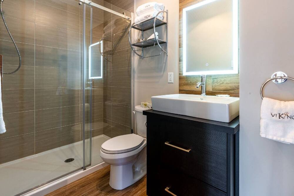 Photo of Bathroom in Sainte-Marguerite-du-Lac-Masson