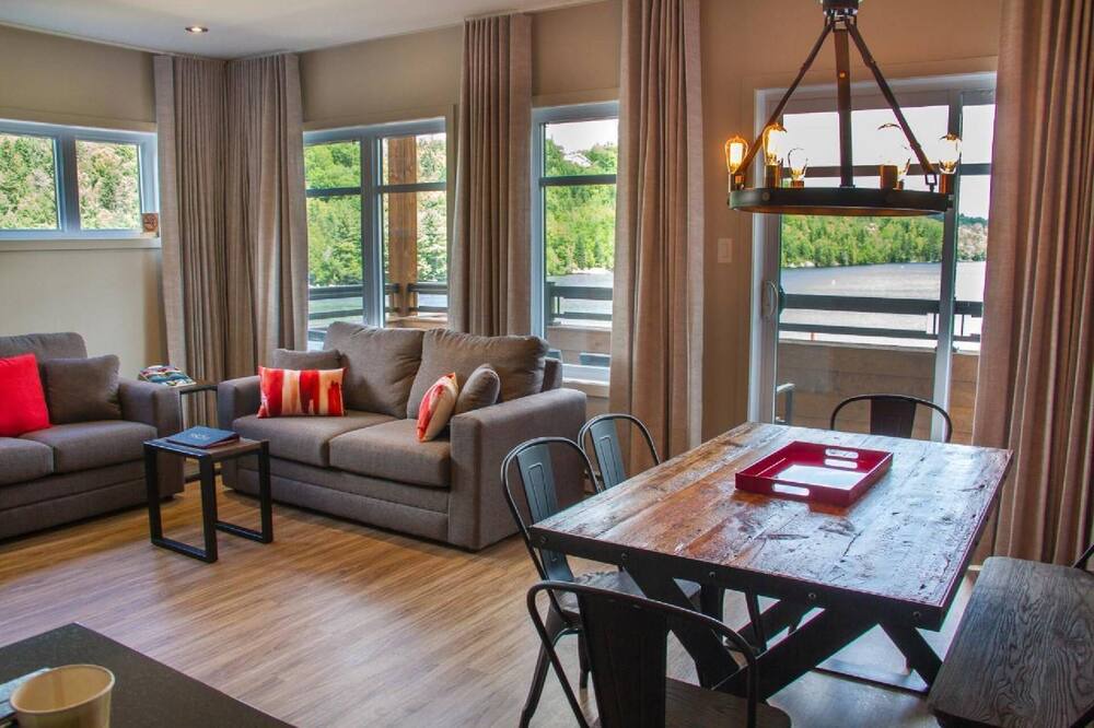 Photo of Livingroom in Sainte-Marguerite-du-Lac-Masson