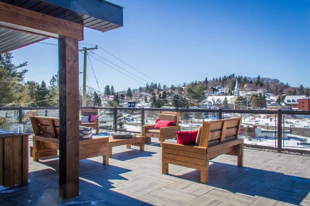 Photo of Patio Balcony in Sainte-Marguerite-du-Lac-Masson