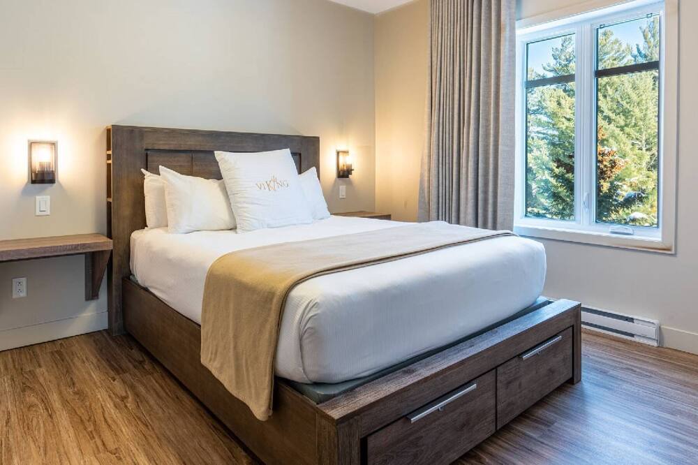 Photo of Bedroom in Sainte-Marguerite-du-Lac-Masson