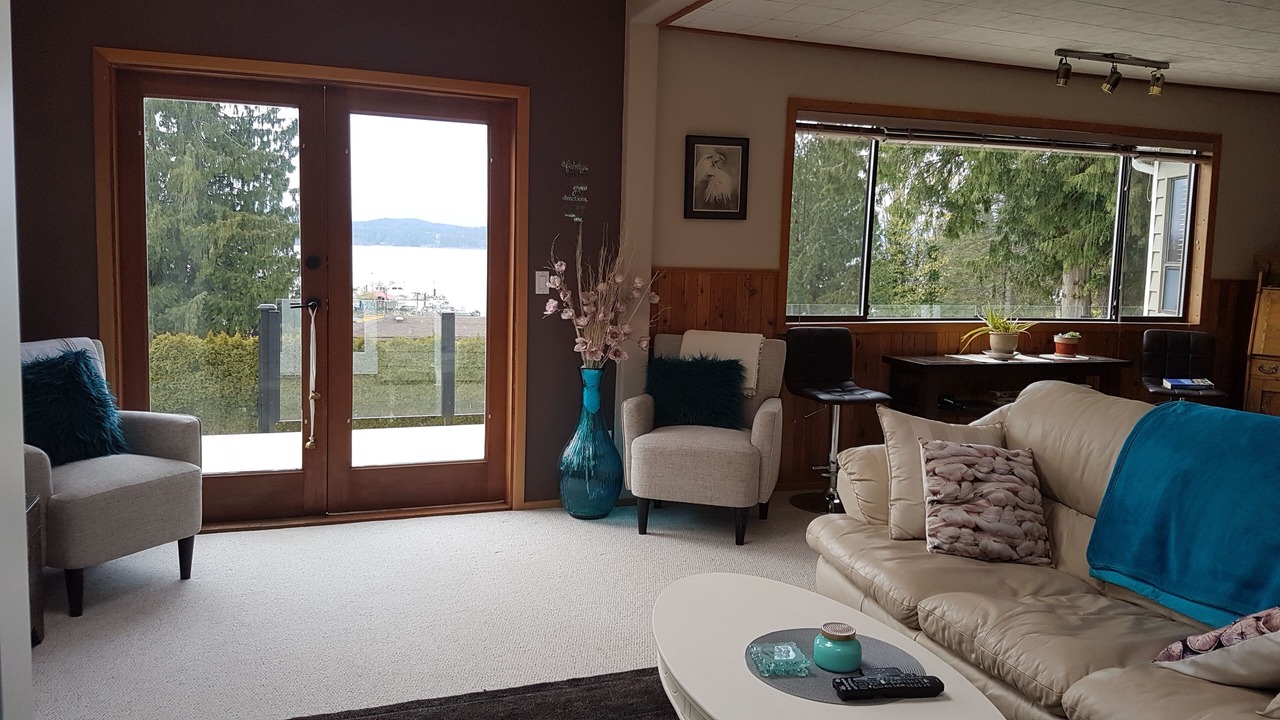 Photo of Livingroom in Heriot Bay