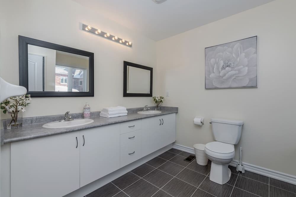 Photo of Bathroom in Innisfil