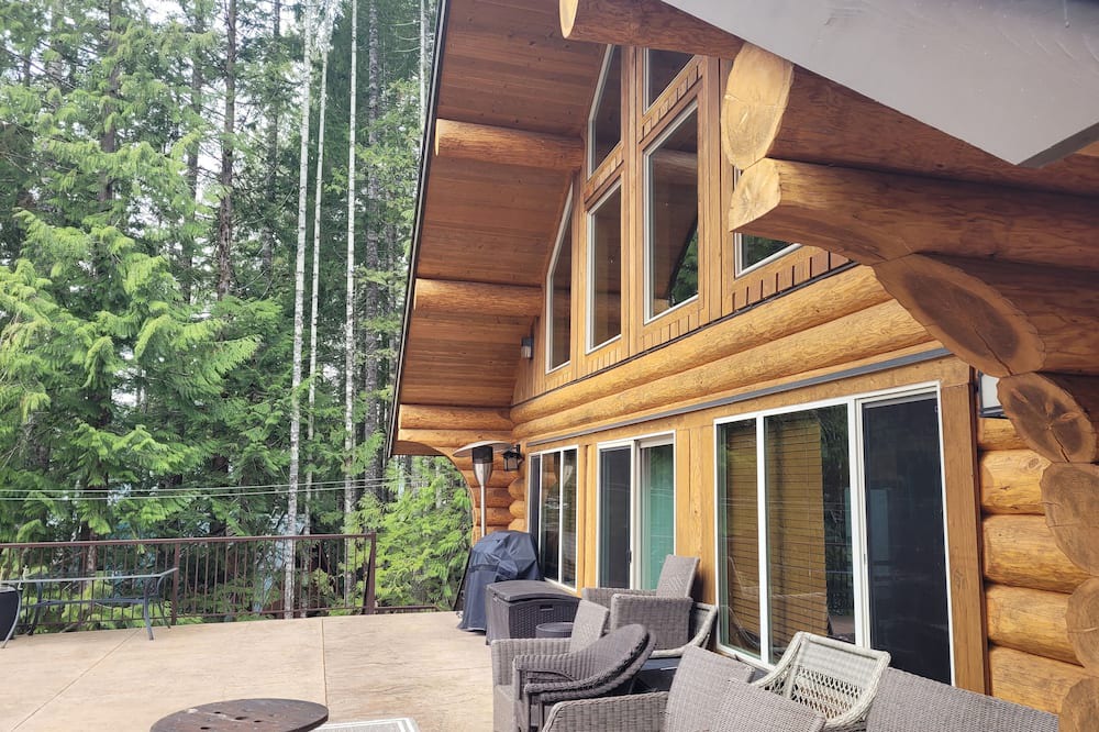 Photo of Patio Balcony in Sproat Lake
