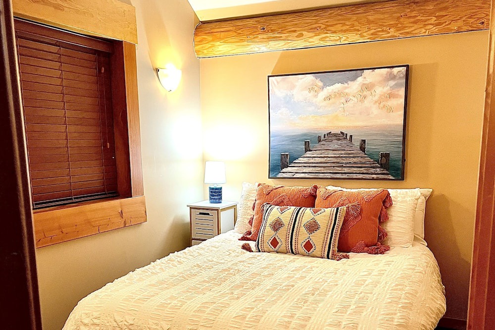 Photo of Bedroom in Sproat Lake
