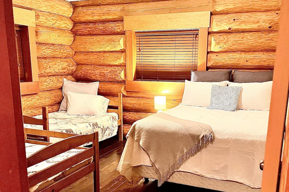 Photo of Bedroom in Sproat Lake