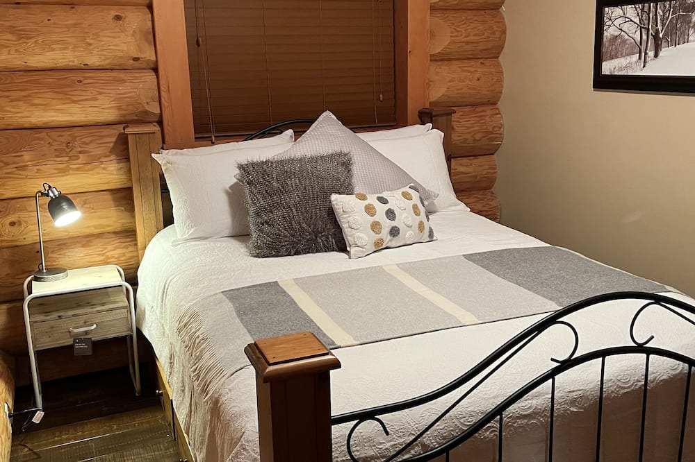 Photo of Bedroom in Sproat Lake
