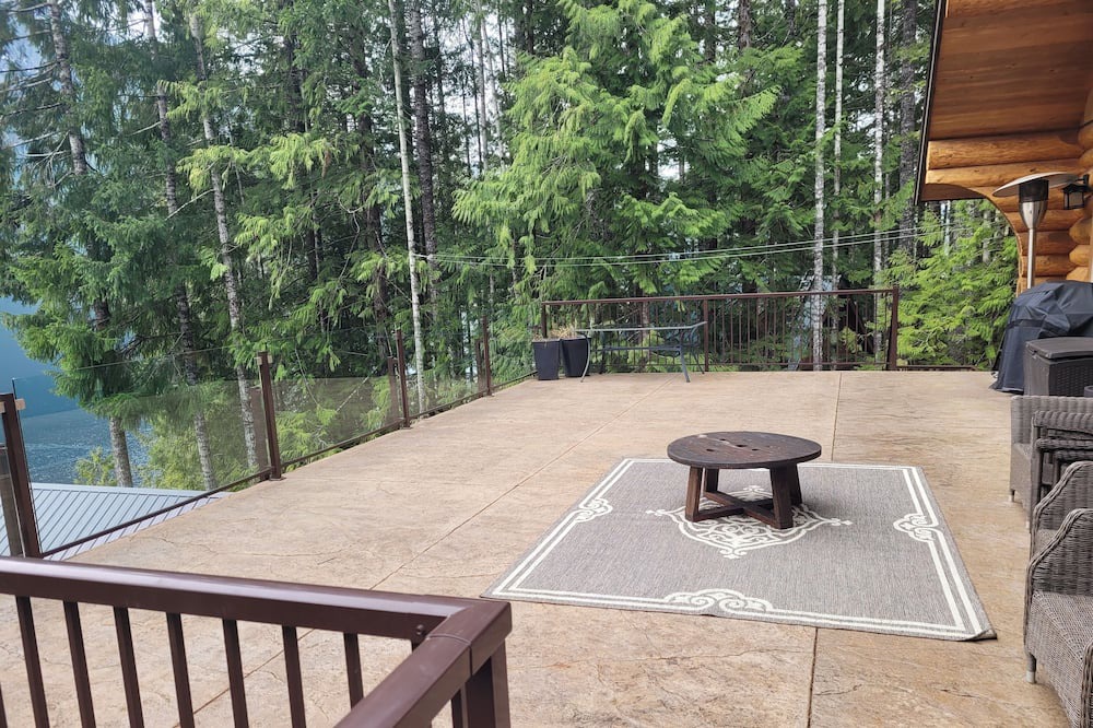 Photo of Patio Balcony in Sproat Lake