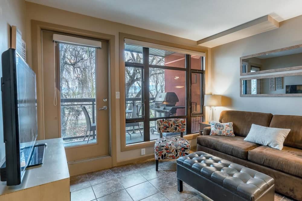 Photo of Livingroom in South Pandosy