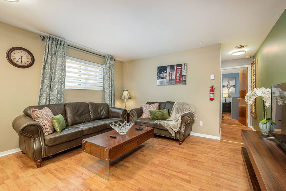 Photo of Livingroom in Ahuntsic-Cartierville