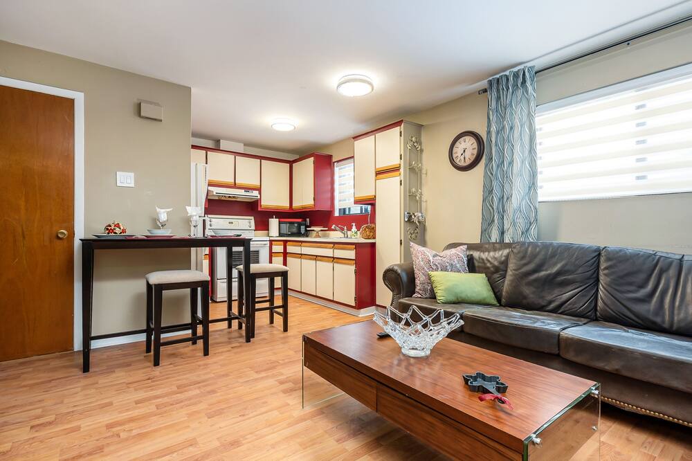 Photo of Livingroom in Ahuntsic-Cartierville