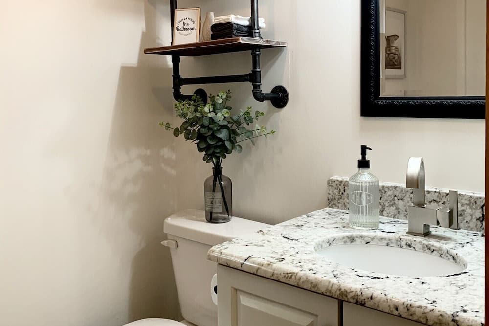 Photo of Bathroom in LaBelle