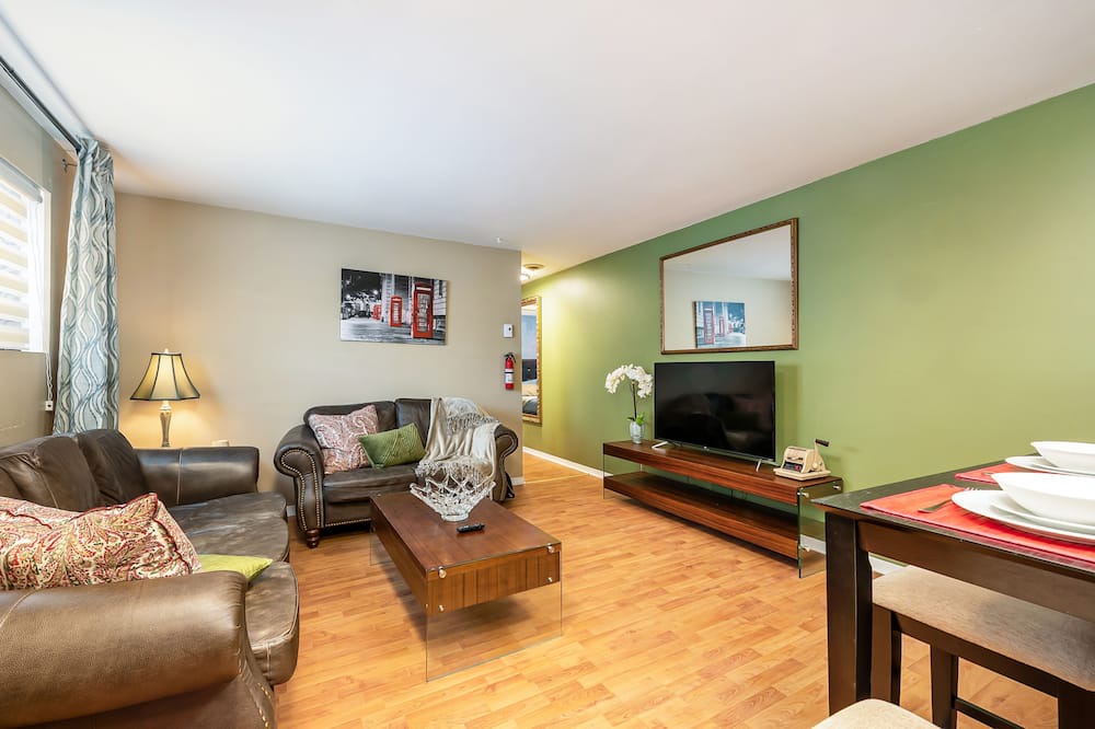 Photo of Livingroom in Ahuntsic-Cartierville