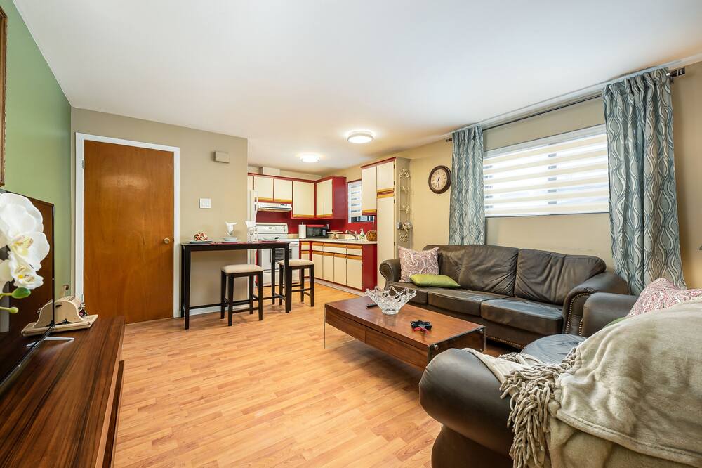 Photo of Livingroom in Ahuntsic-Cartierville