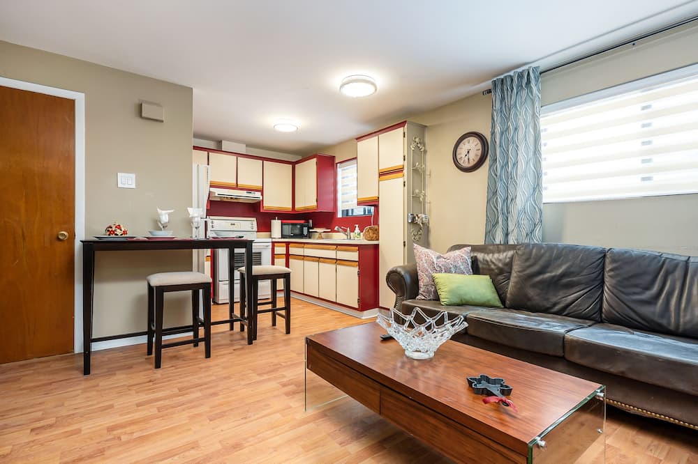 Photo of Livingroom in Ahuntsic-Cartierville