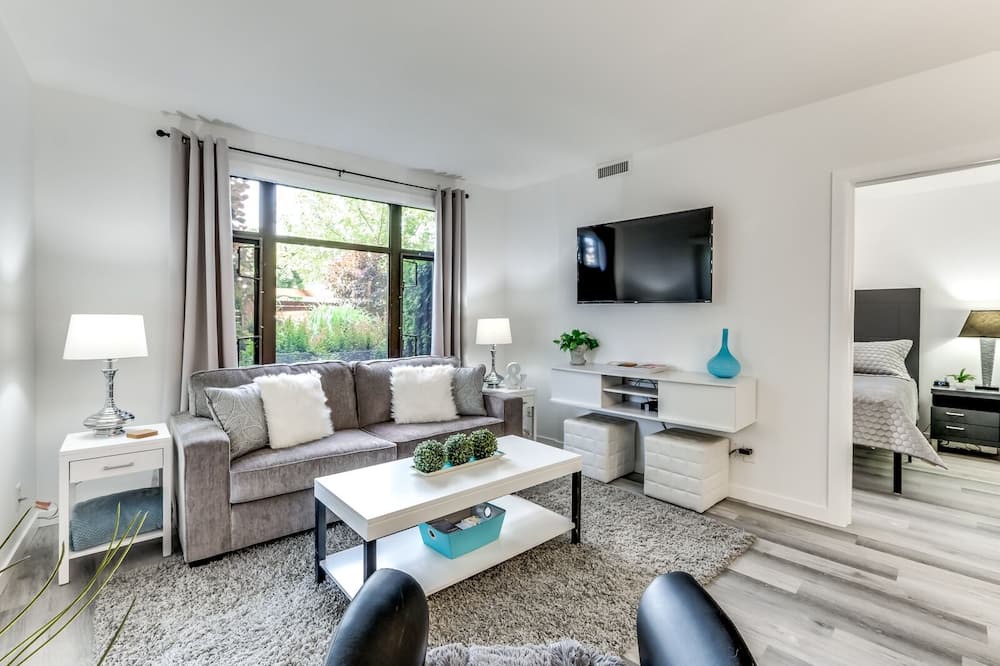 Photo of Livingroom in South Pandosy
