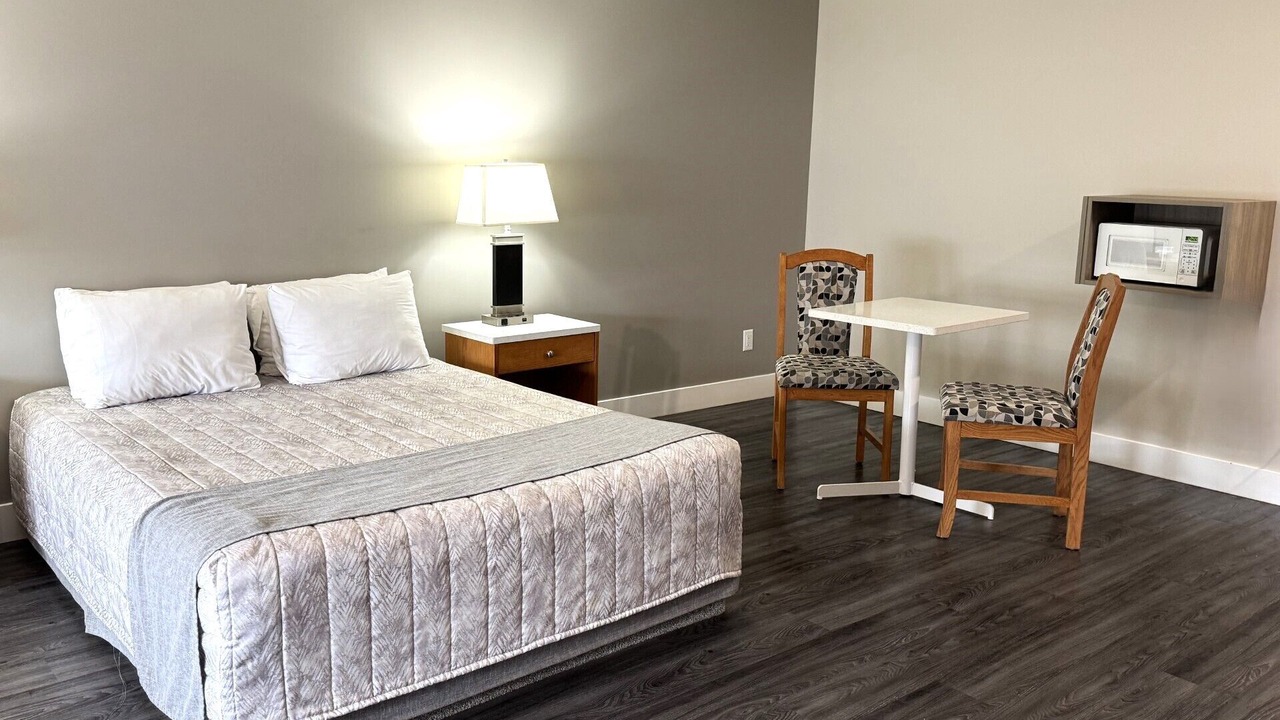 Photo of Livingroom in Leduc