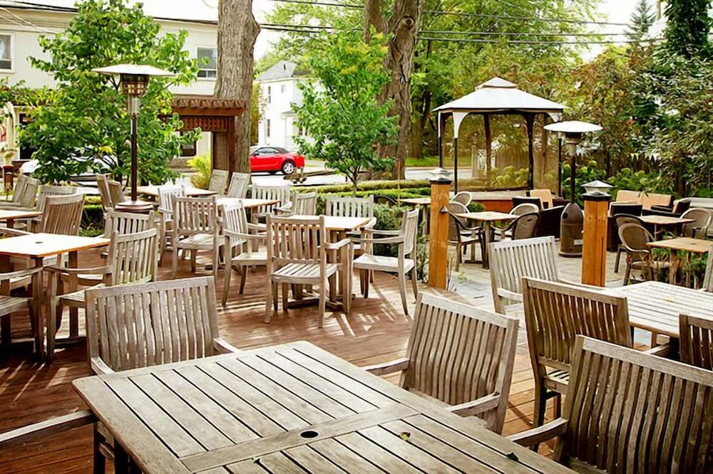 Photo of Outdoor in Ayers Cliff