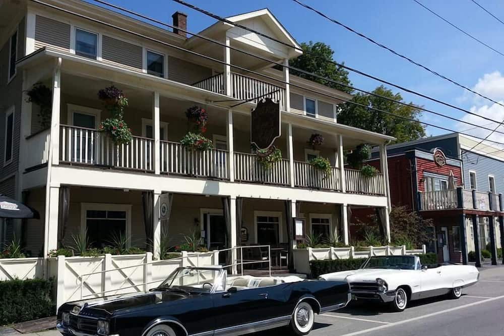 Photo of Outdoor in Ayers Cliff