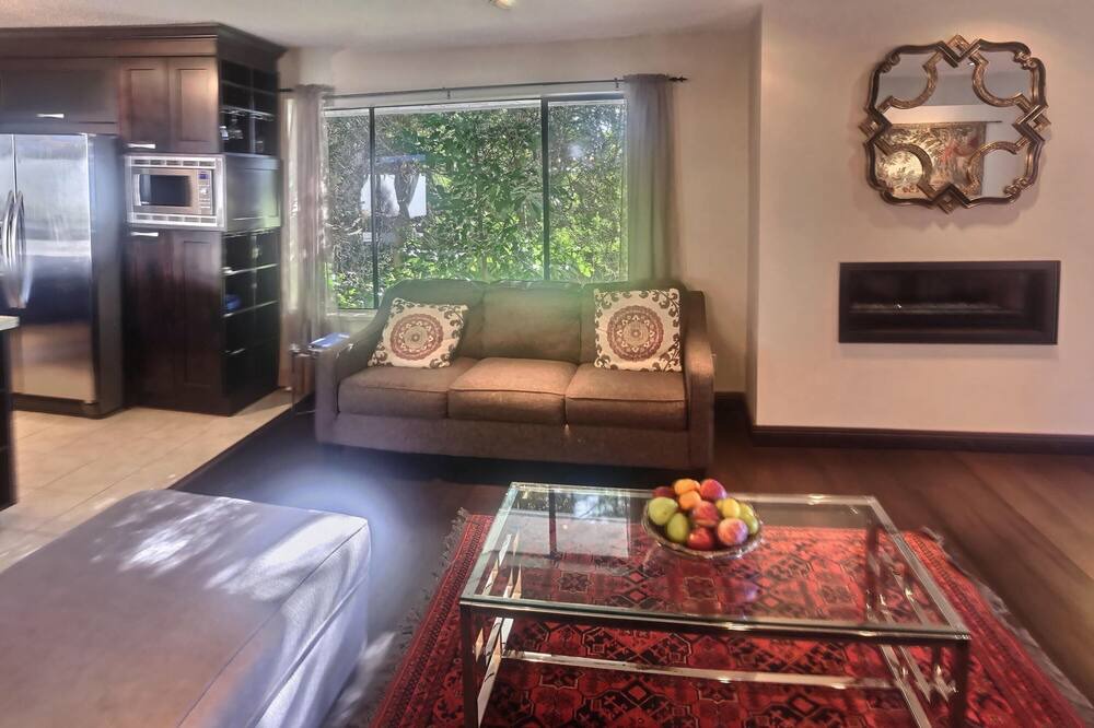 Photo of Livingroom in West Vancouver