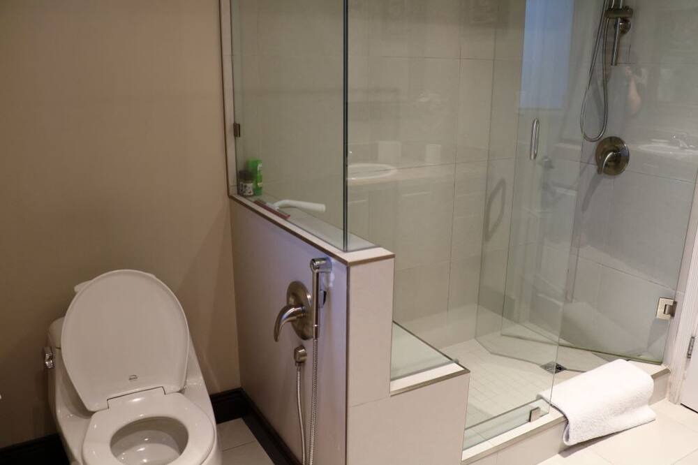 Photo of Bathroom in West Vancouver