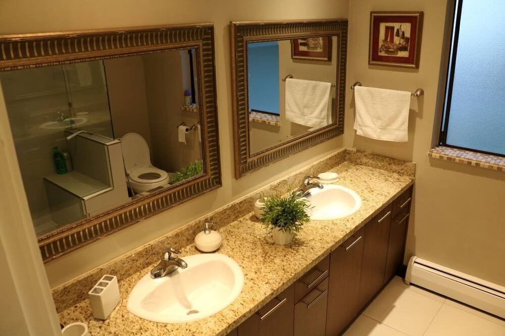 Photo of Bathroom in West Vancouver