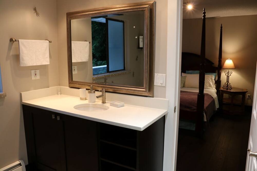 Photo of Bathroom in West Vancouver
