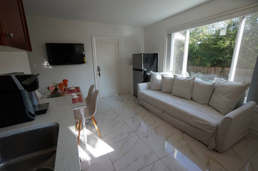 Photo of Livingroom in Shaughnessy