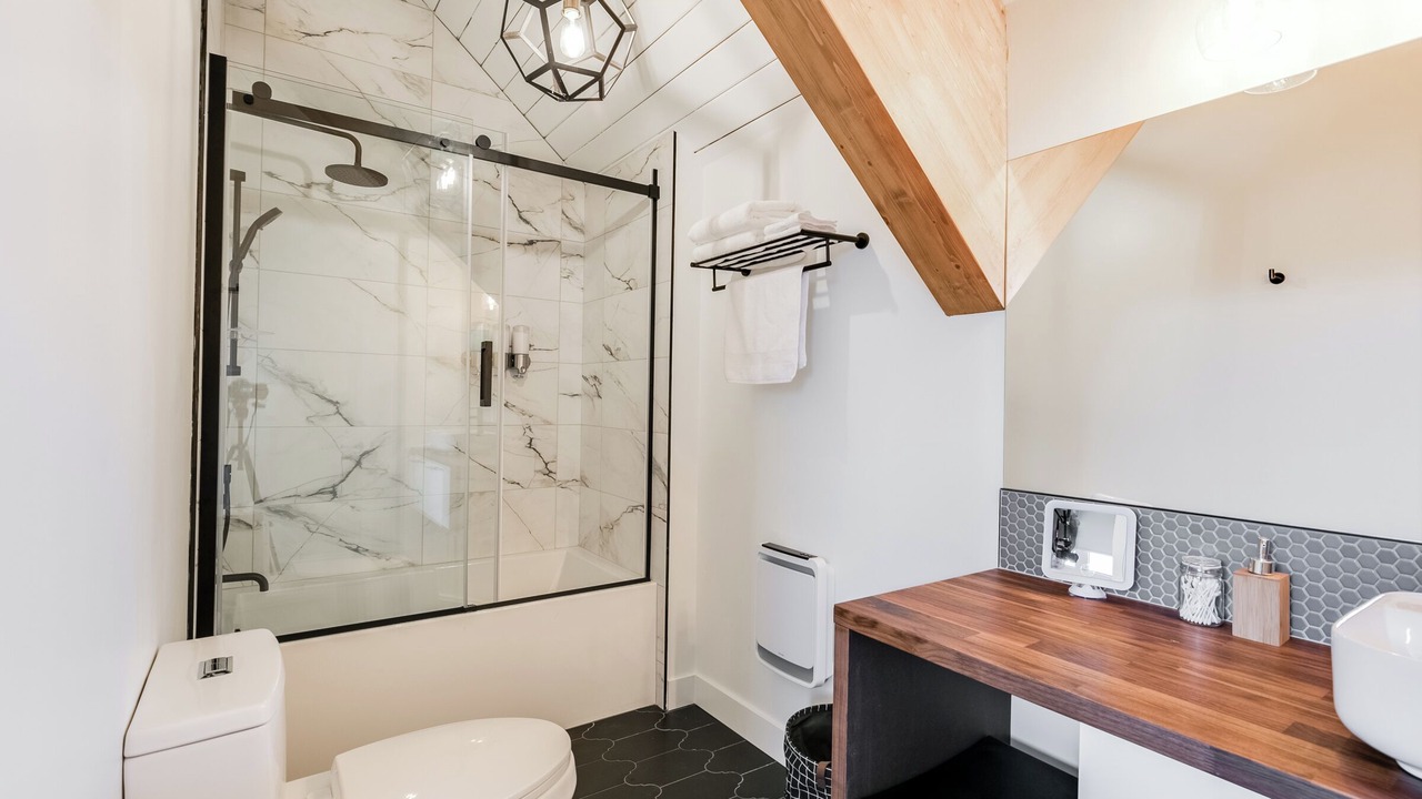 Photo of Bathroom in Laval