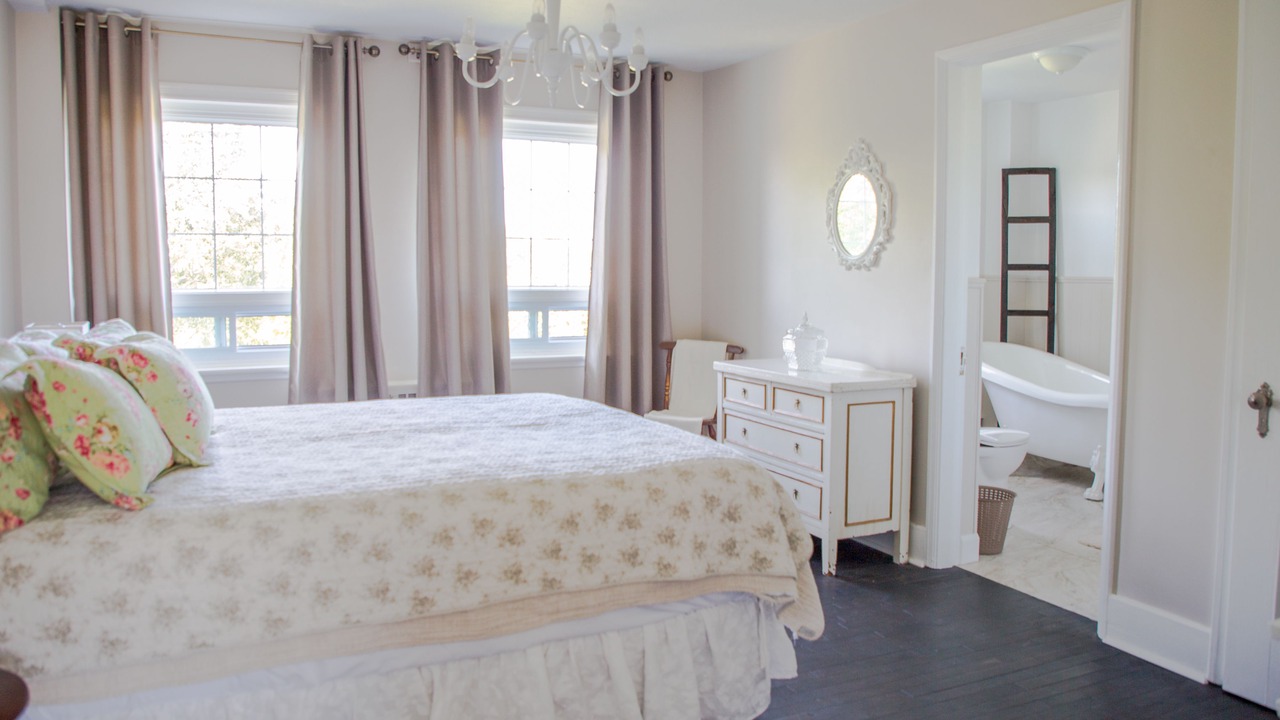 Photo of Bedroom in Jonquiere
