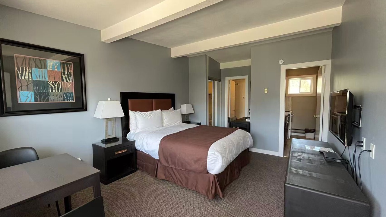 Photo of Bedroom in Golden