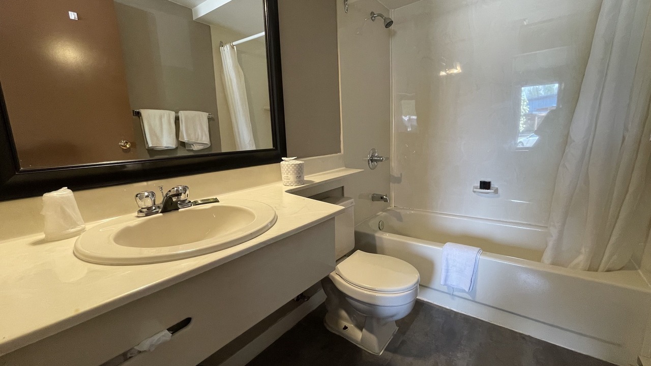 Photo of Bathroom in Golden