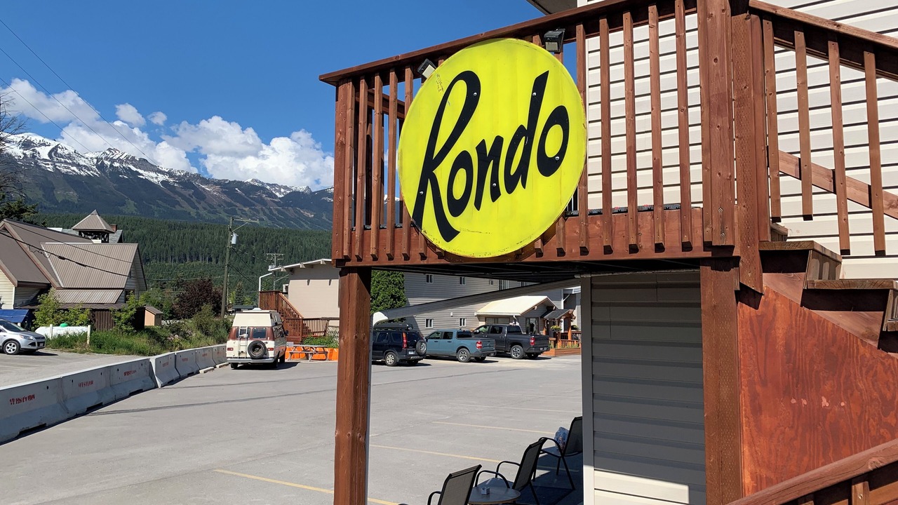 Photo of Outdoor in Golden