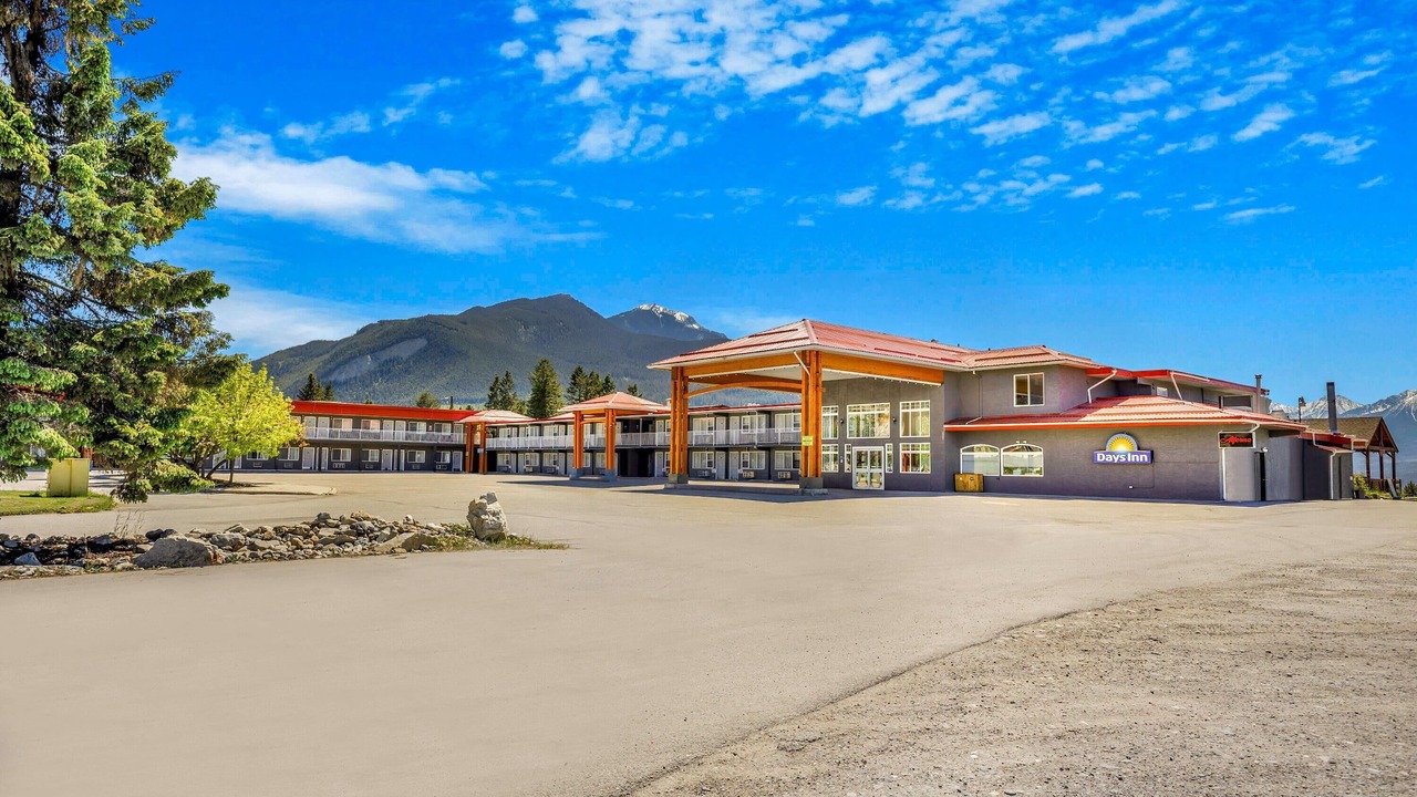 Photo of Outdoor in Golden