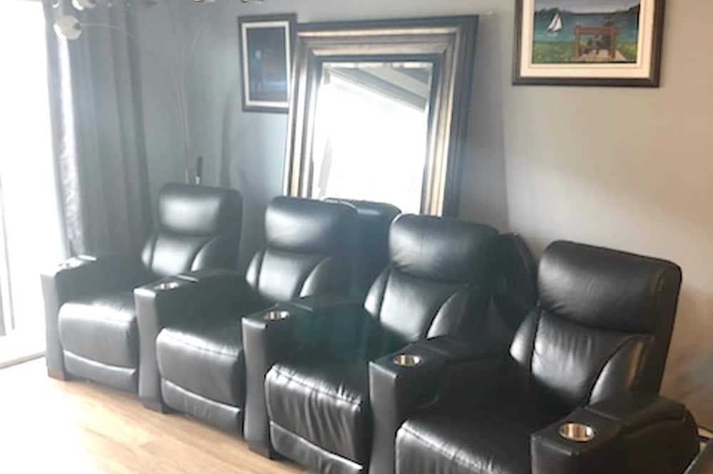 Photo of Livingroom in Brossard