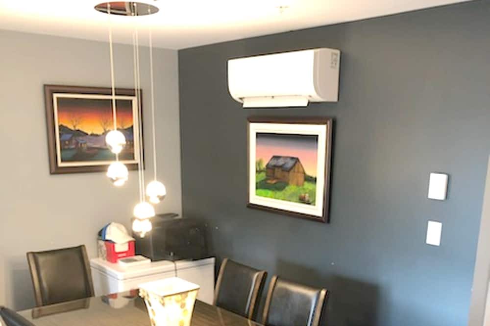 Photo of Livingroom in Brossard