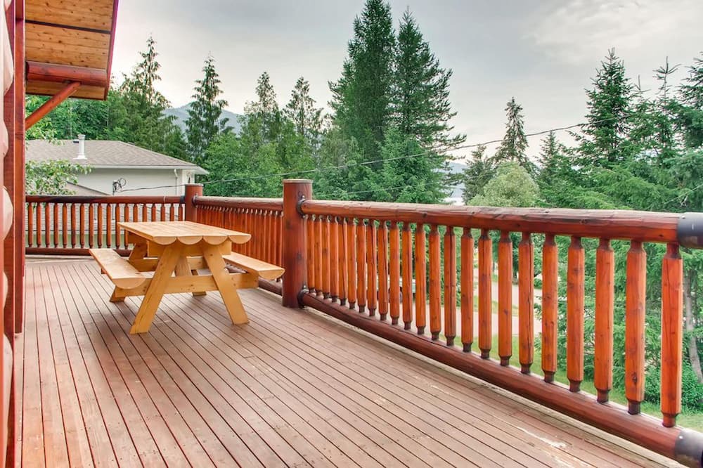 Photo of Patio Balcony in Christina Lake