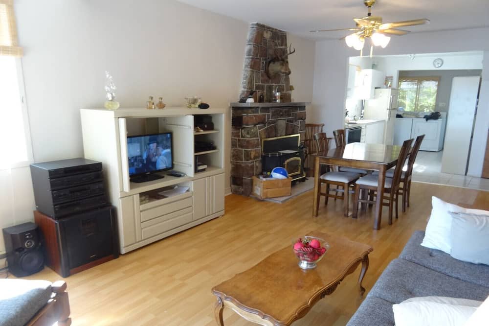 Photo of Livingroom in Lac-Connelly