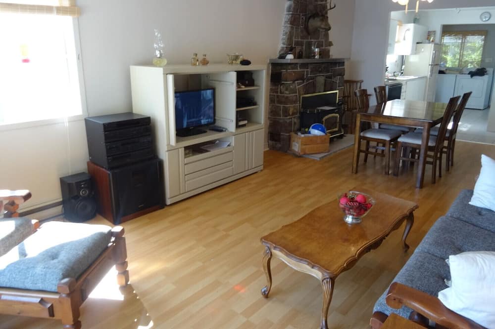Photo of Livingroom in Lac-Connelly