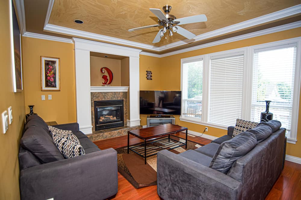 Photo of Livingroom in Willoughby