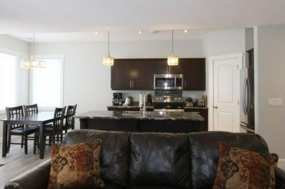 Photo of Livingroom in East Kootenay