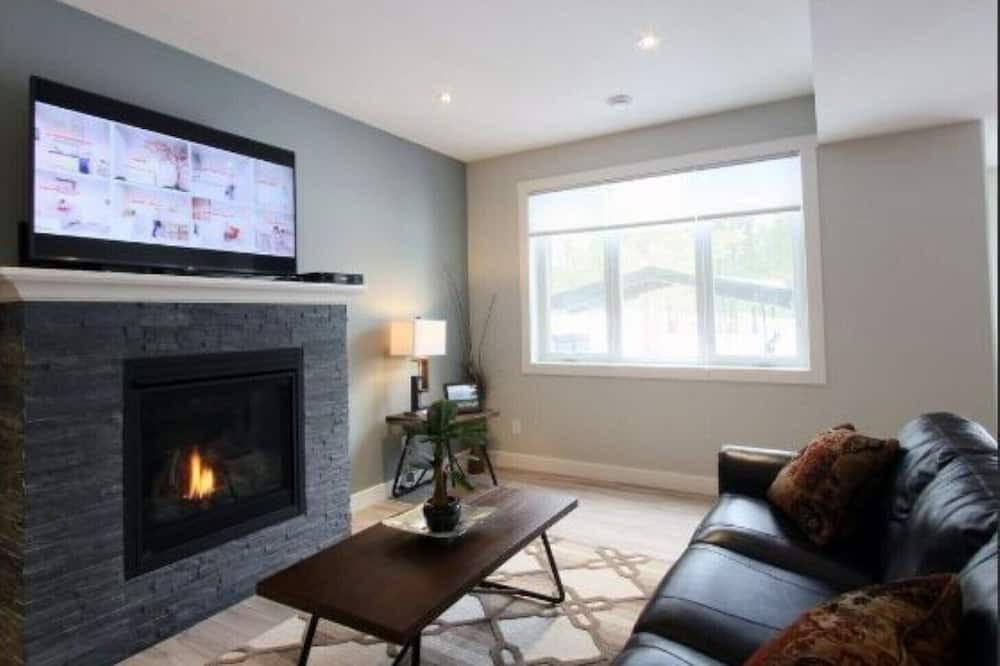 Photo of Livingroom in East Kootenay