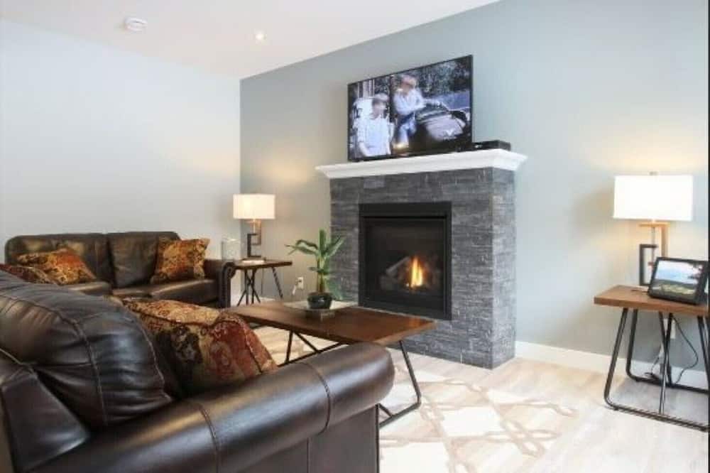 Photo of Livingroom in East Kootenay